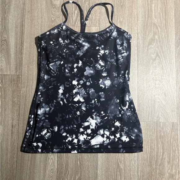 Lululemon Athletica Black and White Fitted Camisole - Picture 1 of 4